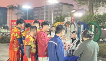 金蛇開運(yùn)，物流送?！癫裎锪骷瘓F(tuán)組織單位參加玉柴年貨節(jié)活動